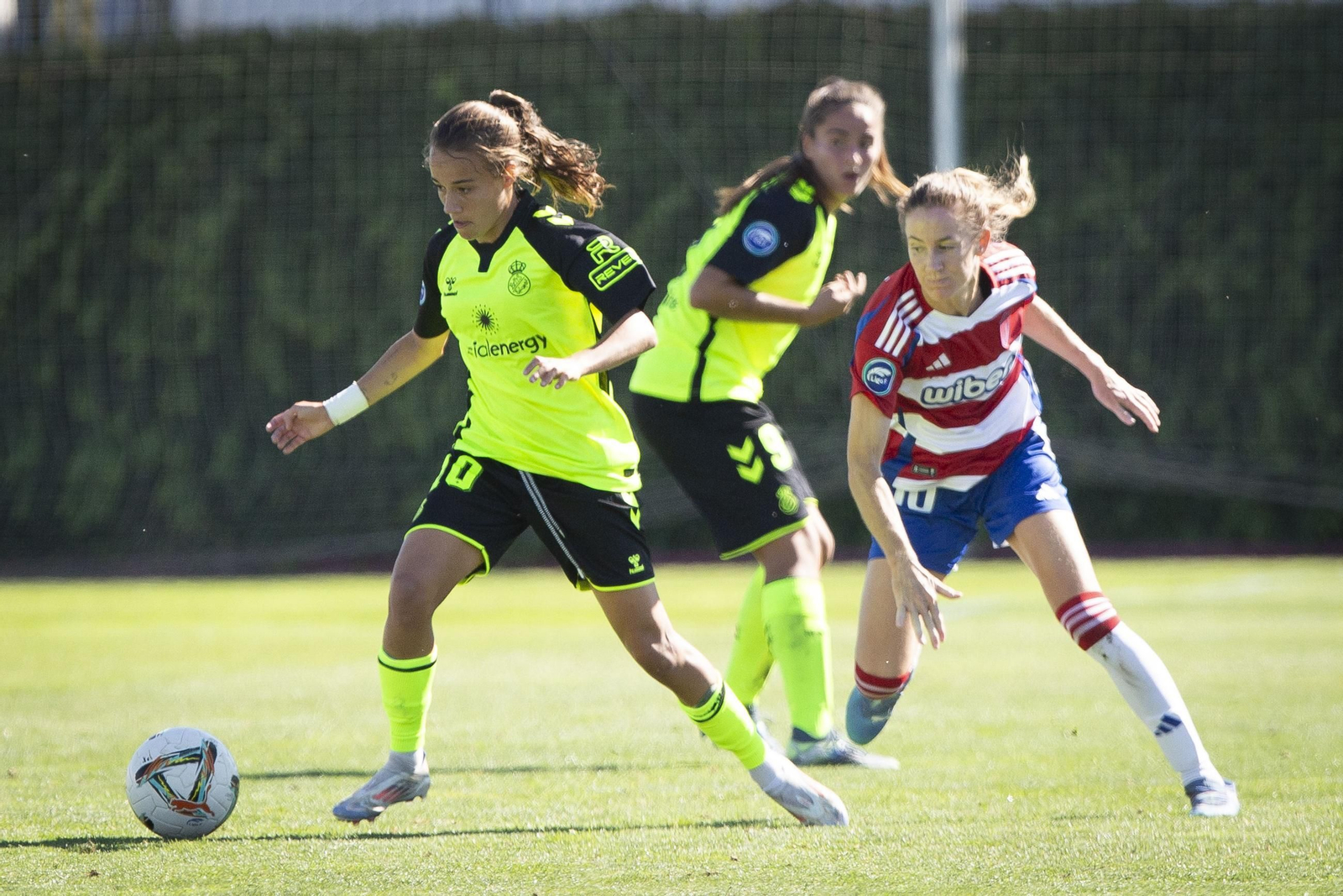 Las mejores imágenes del derbi Granada CF Femenino-Real Betis