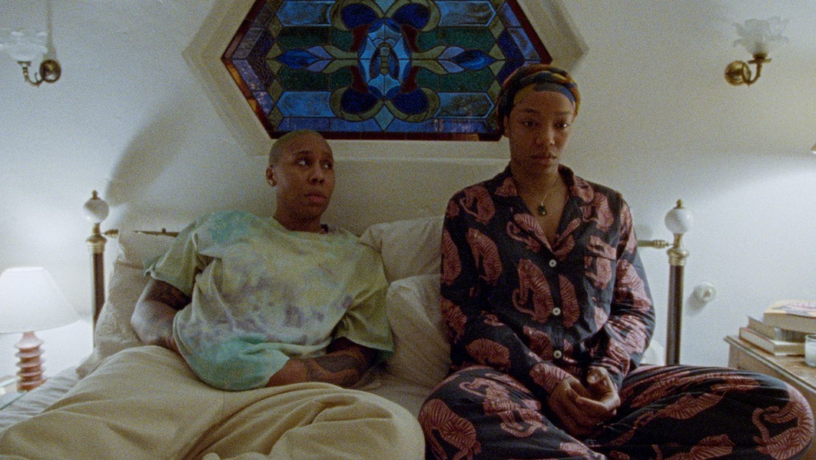 Lena Whaite y Naomi Ackie en una imagen de la tercera temporada de 'Master of none'.