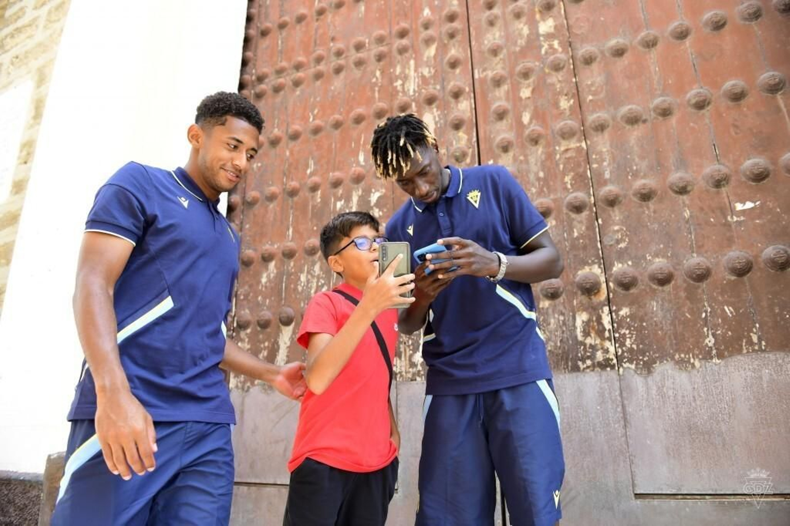 Las imágenes dela visita del Cádiz C.F. a la Patrona y el Nazareno