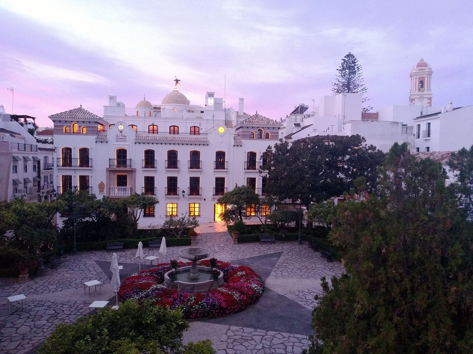Vista general de la Plaza de las Flores, en Estepona.