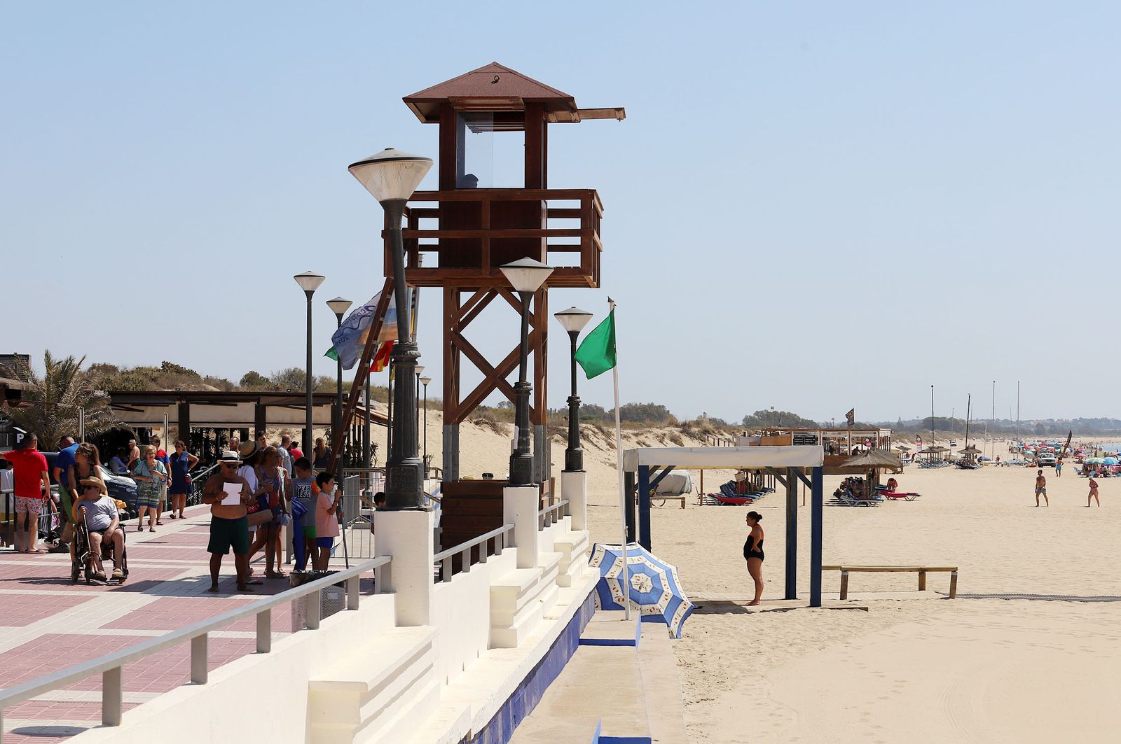 Dos detenidos por robar en vehículos aparcados en los accesos a las playas de Isla Cristina