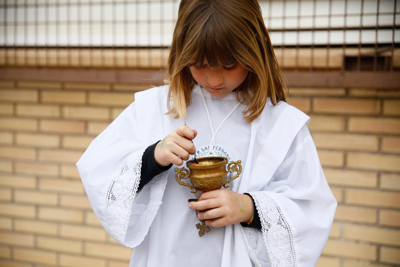 Las imágenes del CEIP San Fernando de El Zapillo de la ciudad de Almería en procesión en el viernes de dolores