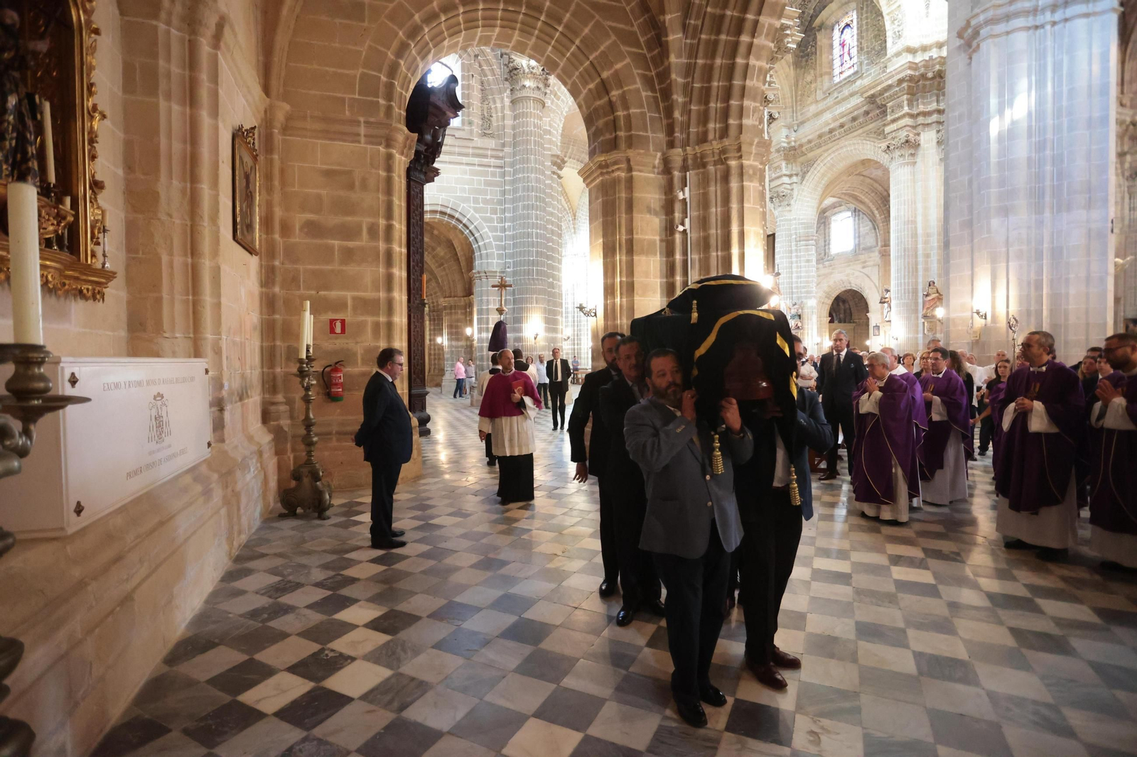 El funeral del periodista Andrés Luis Cañadas, en imágenes