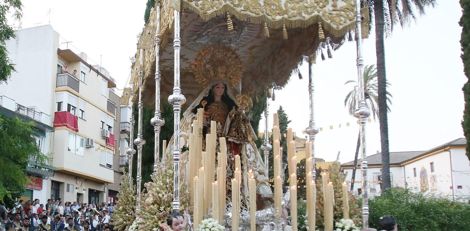 La Virgen del Carmen de San Cayetano, durante una salida procesional.