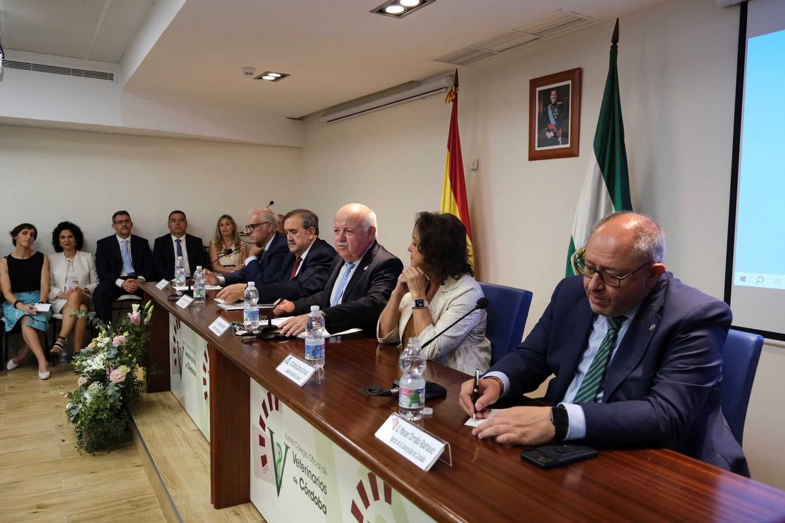 La toma de posesión de la nueva junta directiva del Colegio de Veterinarios de Córdoba, en imágenes