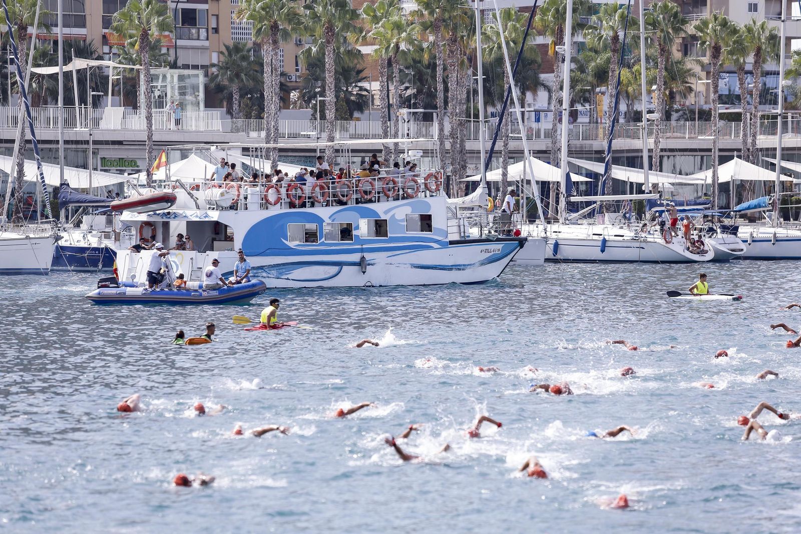 Málaga se lanza al mar del puerto