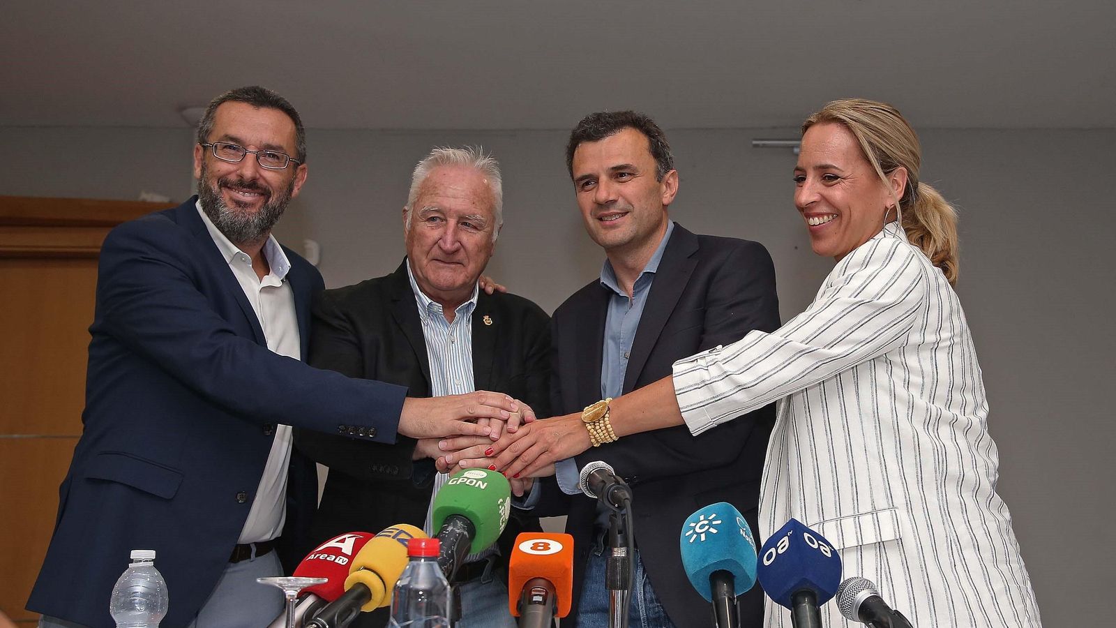 Juan Franco, Helenio Fernández, Bruno García y Almudena Martínez, tras la firma del acuerdo, el pasado 16 de junio. Juan Franco, Helenio Fernández, Bruno García y Almudena Martínez, tras la firma del acuerdo, el pasado 16 de junio.