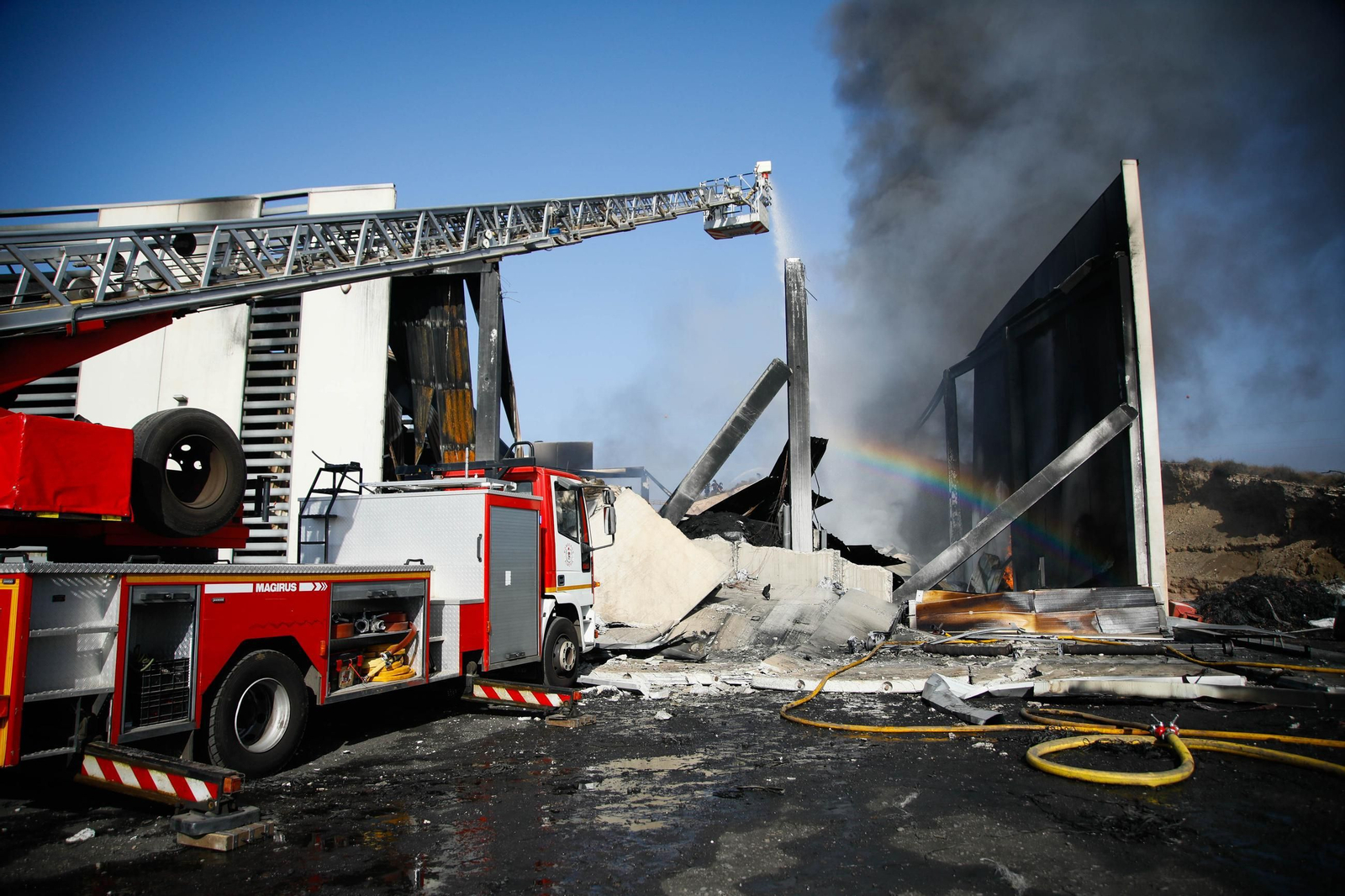 Nuevo incendio en la nave de Hintes Oil Europa en el PITA