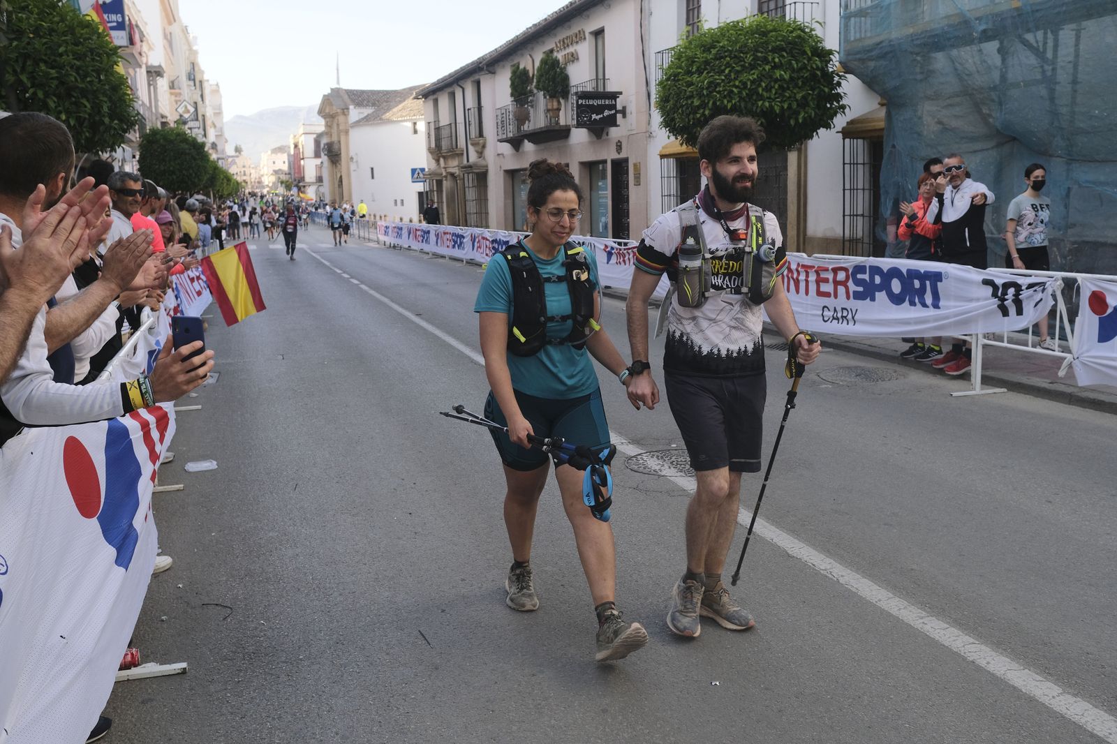 Cierre de la meta de los 101 kilómetros de la Legión, en fotos.