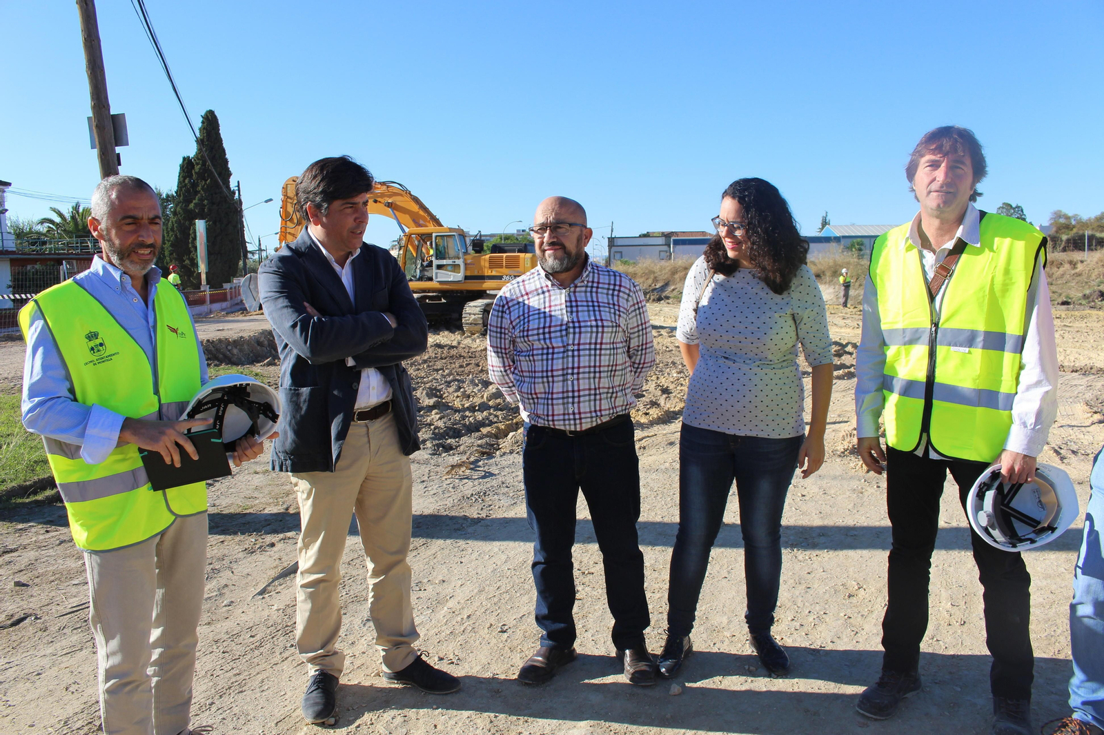 Llamas, durante su visita a las obras de la rotonda de la Toba.
