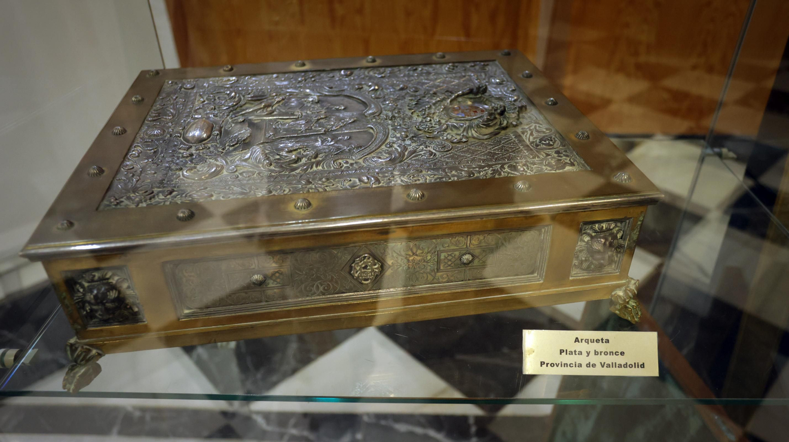 Imágenes de objetos personales de Miguel Primo de Rivera en el Museo Arqueológico de Jerez