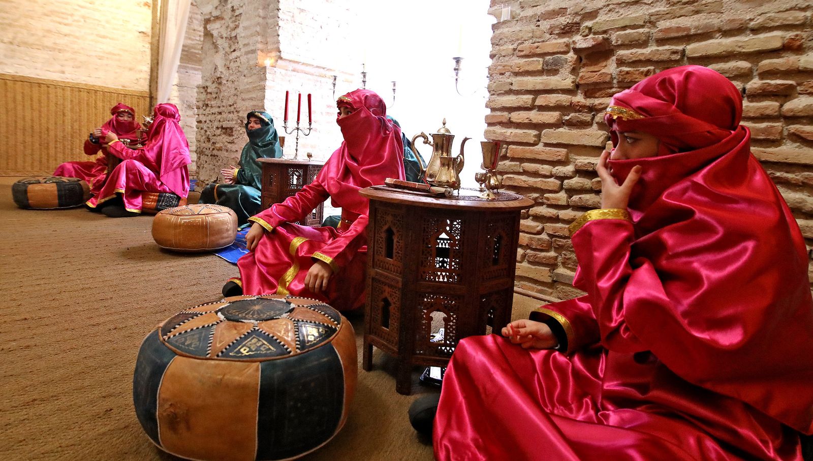 El Gran Visir recibe a los niños de Jerez en el Alcázar