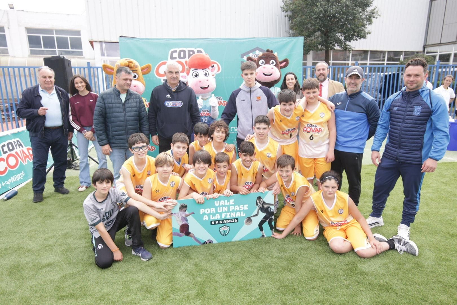 C.B. Ciudad de Dos Hermanas, ganadores de baloncesto de la 12ª Copa COVAP en San Juan de Aznalfarache