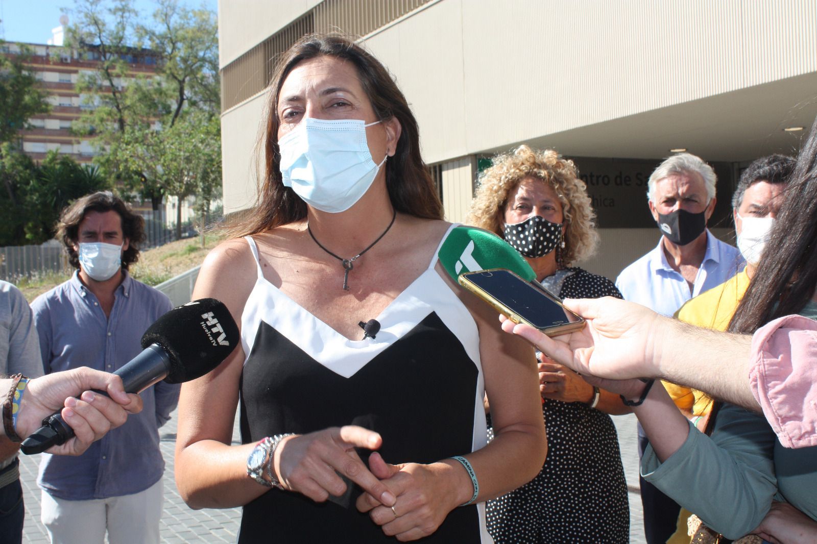 Loles López en la rueda de prensa de Isla Chica