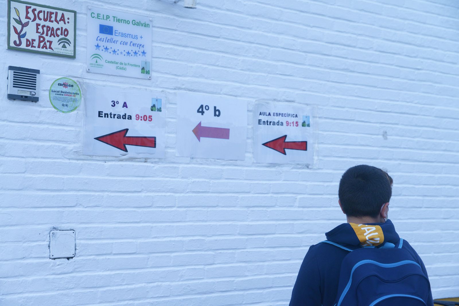 Primer día de colegio y  de alerta de grado 4 en Castellar