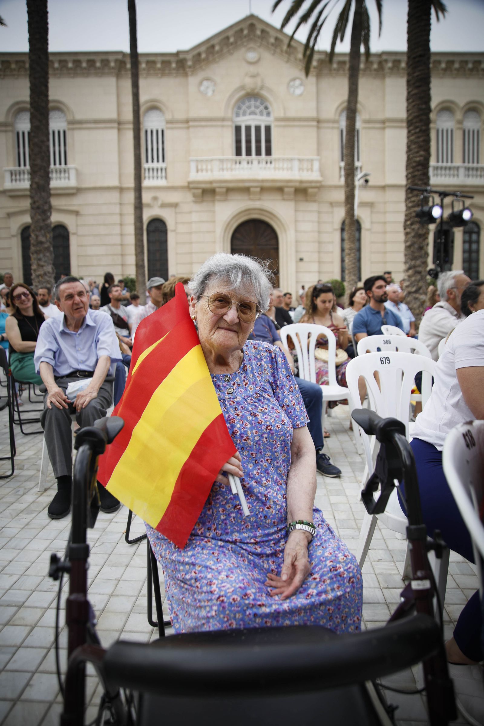 Imágenes de campaña para las elecciones europeas de VOX