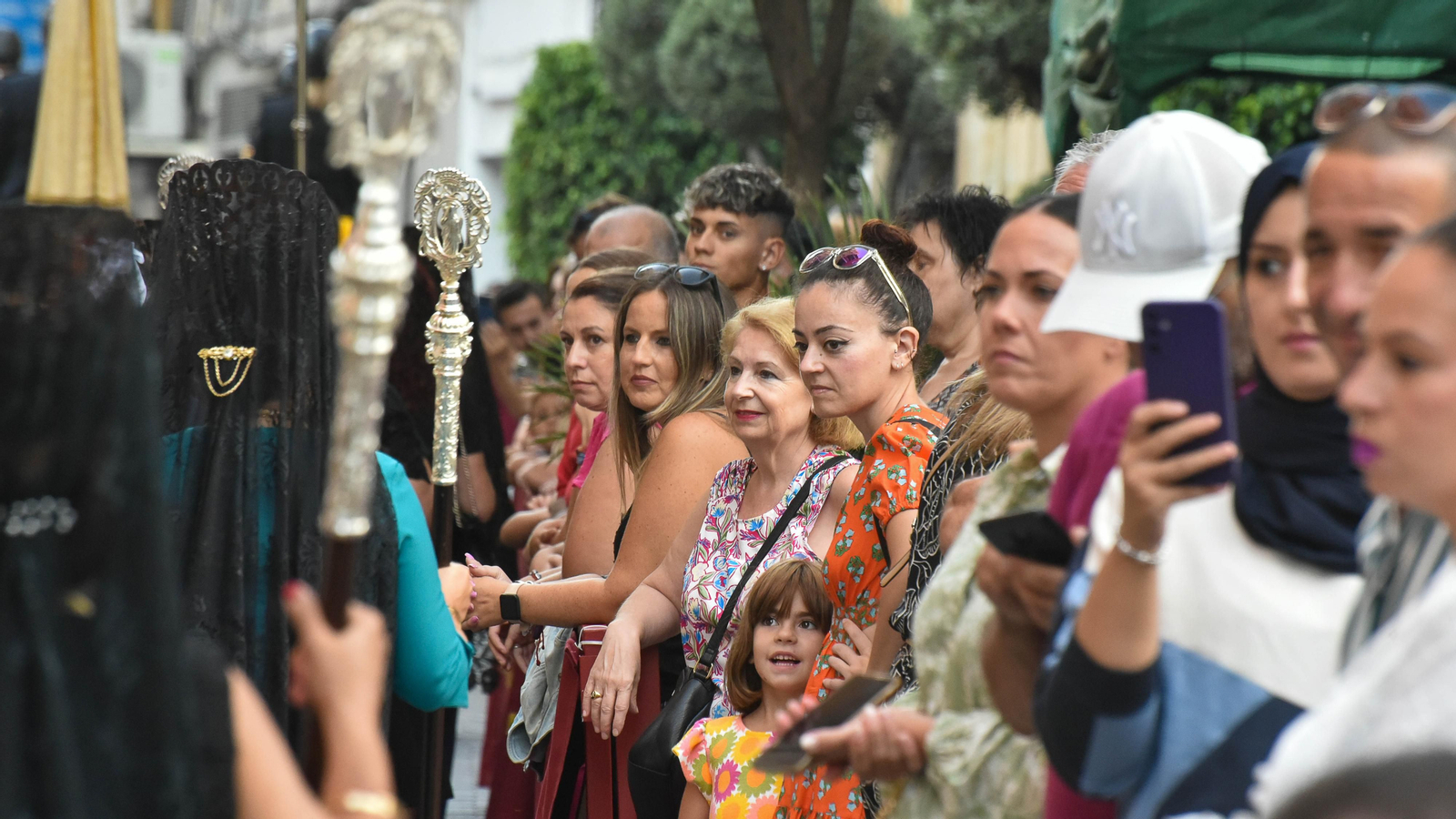 La Magna Mariana de Algeciras por la calle Convento, en imagenes