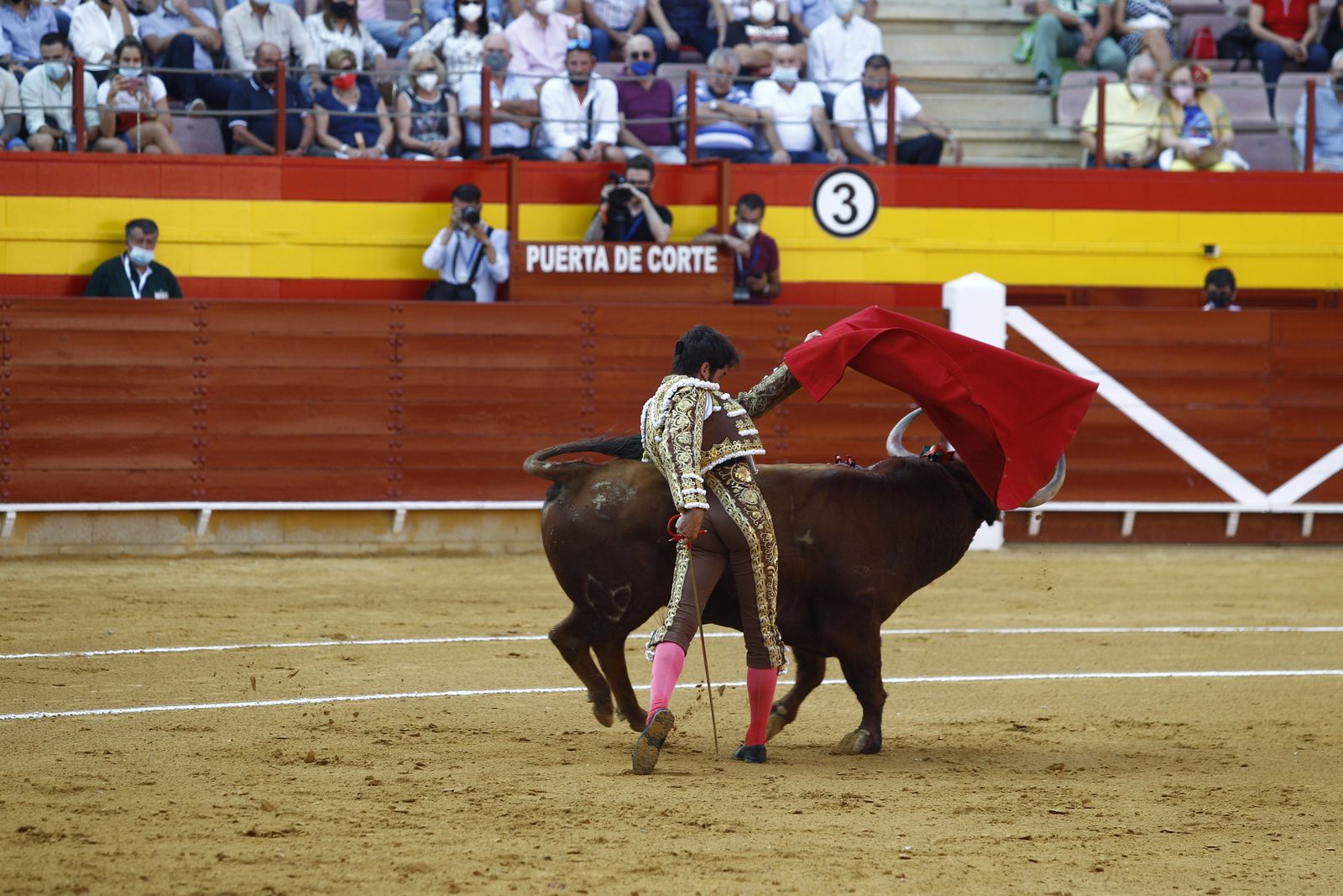 Fotogalería corrida de toros. Cayetano Rivera, Paco Ureña y Roca Rey. Roquetas de Mar.