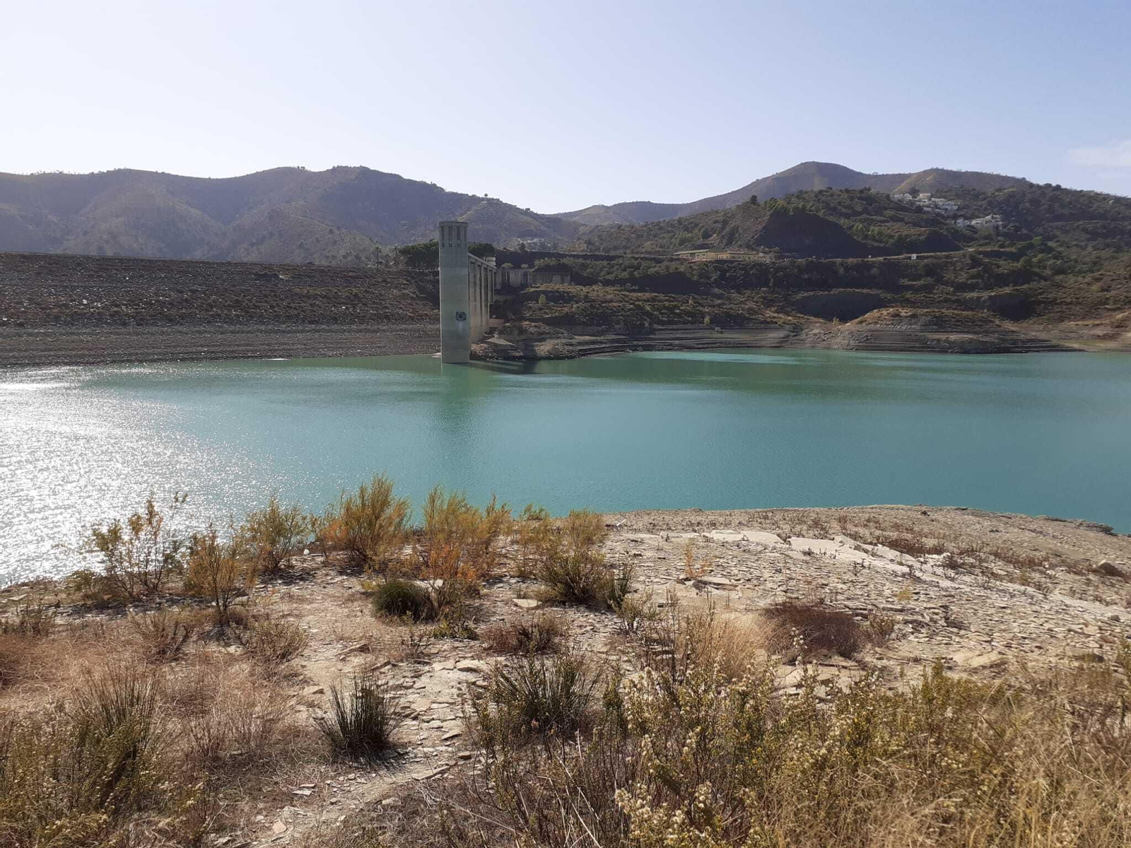 Embalse de La Viñuela en la comarca de la Axarquía esta semana.