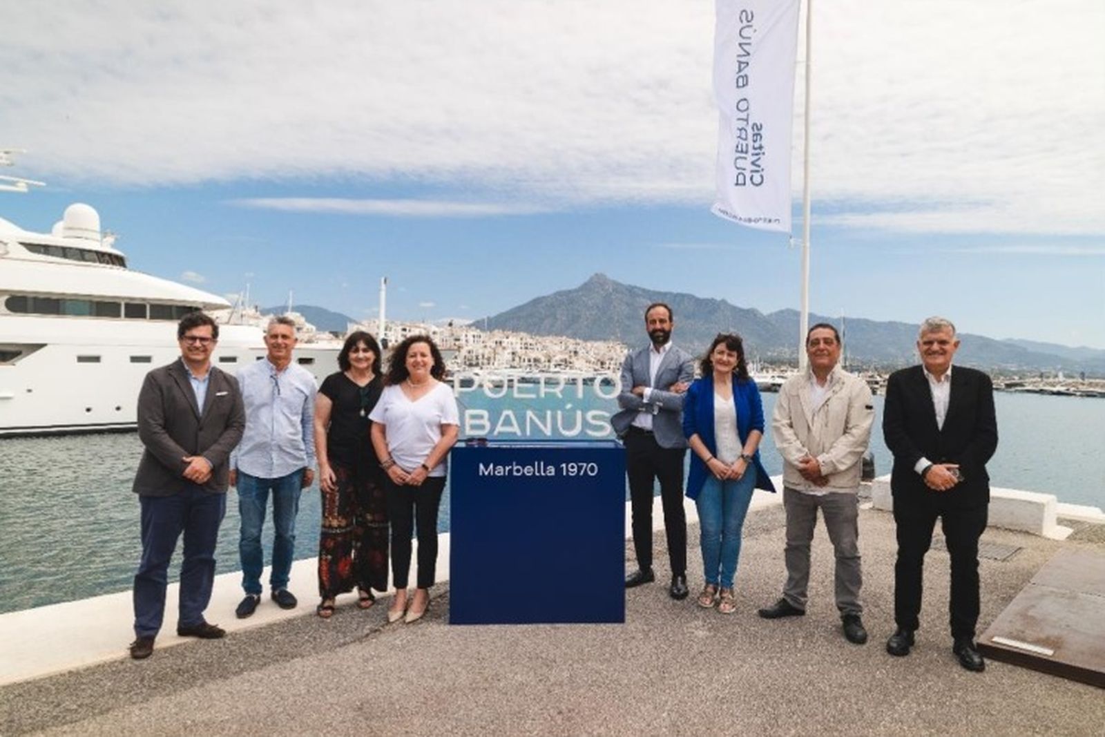 De izquierda a derecha, Juan Núñez, CEO de Puerto Banús; Juan Antonio López, Fundación Aula del Mar Mediterráneo; María del Carmen García, Directora del Instituto Español de Oceanografía de Málaga; Cristina Moreno, Fundación Aula del Mar Mediterráneo; Pablo Rodríguez, Smart Cities y Red CCF; Susana Bayo, Ephyslab (Universidad de Vigo); Andrés Alcántara, Unión Internacional para la Conservación de la Naturaleza; Fernando Prieto, Observatorio de la Sostenibilidad.