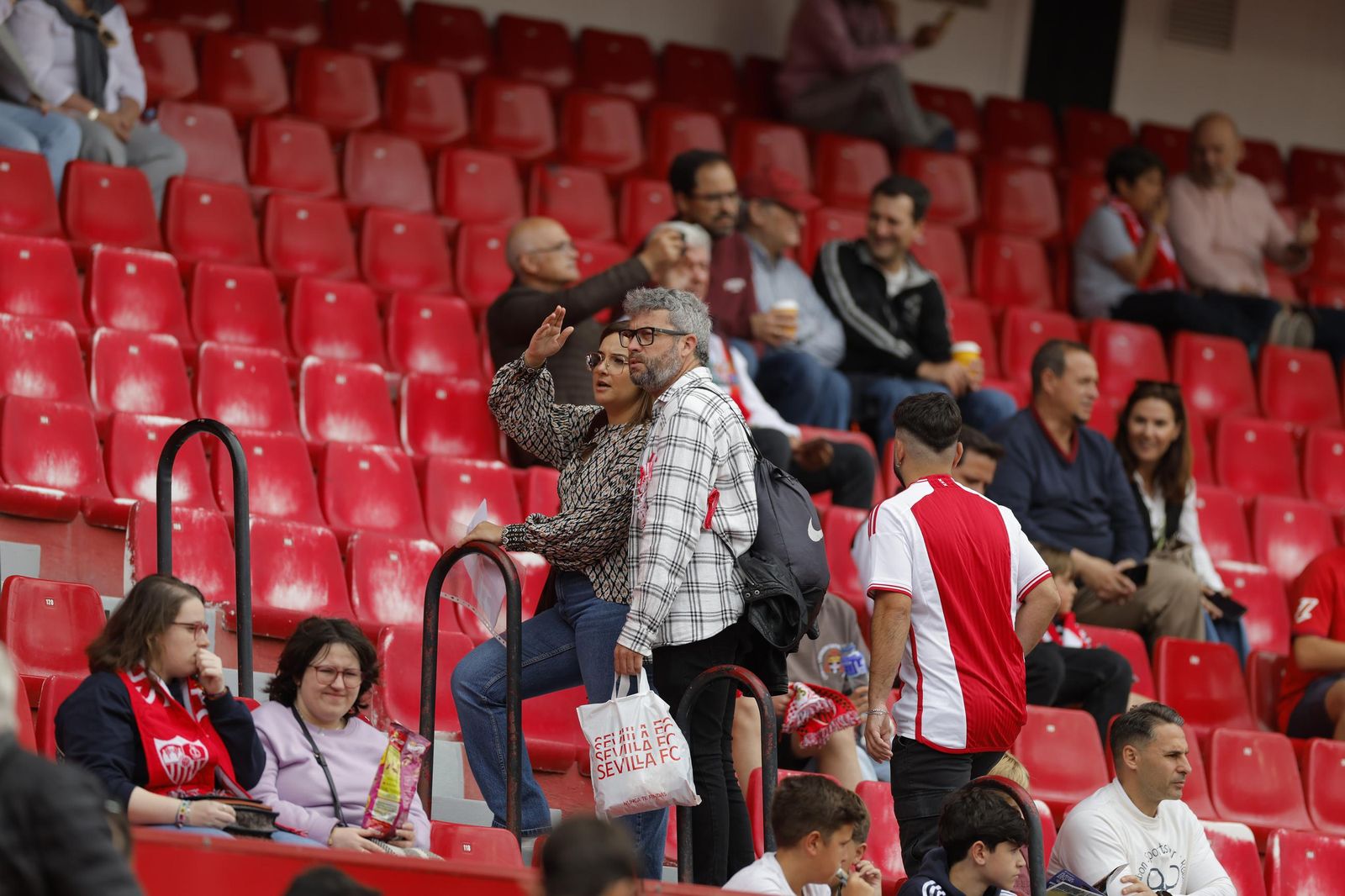 Búscate en las fotos del Sevilla FC - Leganés