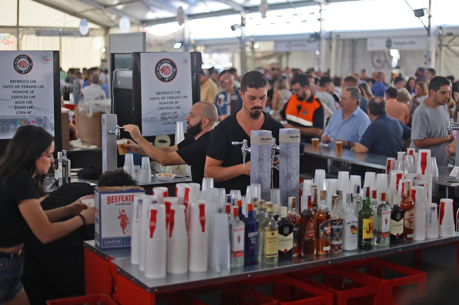 Imágenes de la Feria de la Tapa de Huelva en la mañana del domingo