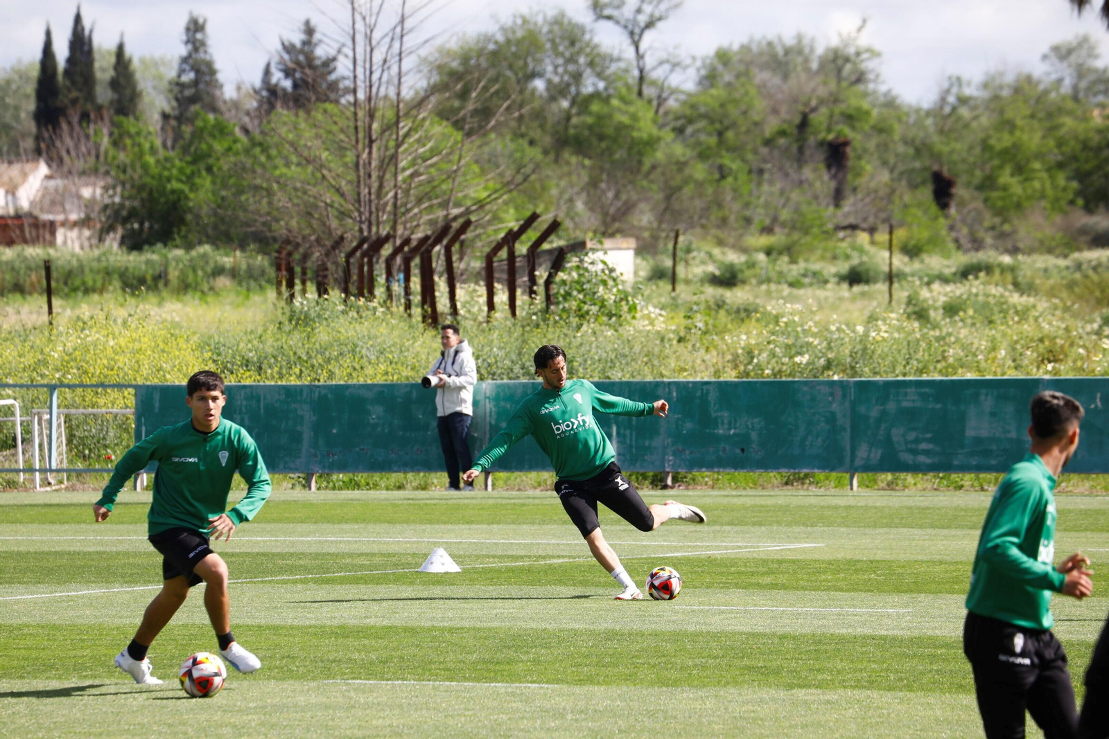Las mejores fotos de un entrenamiento del Córdoba CF con notable presencia de su afición