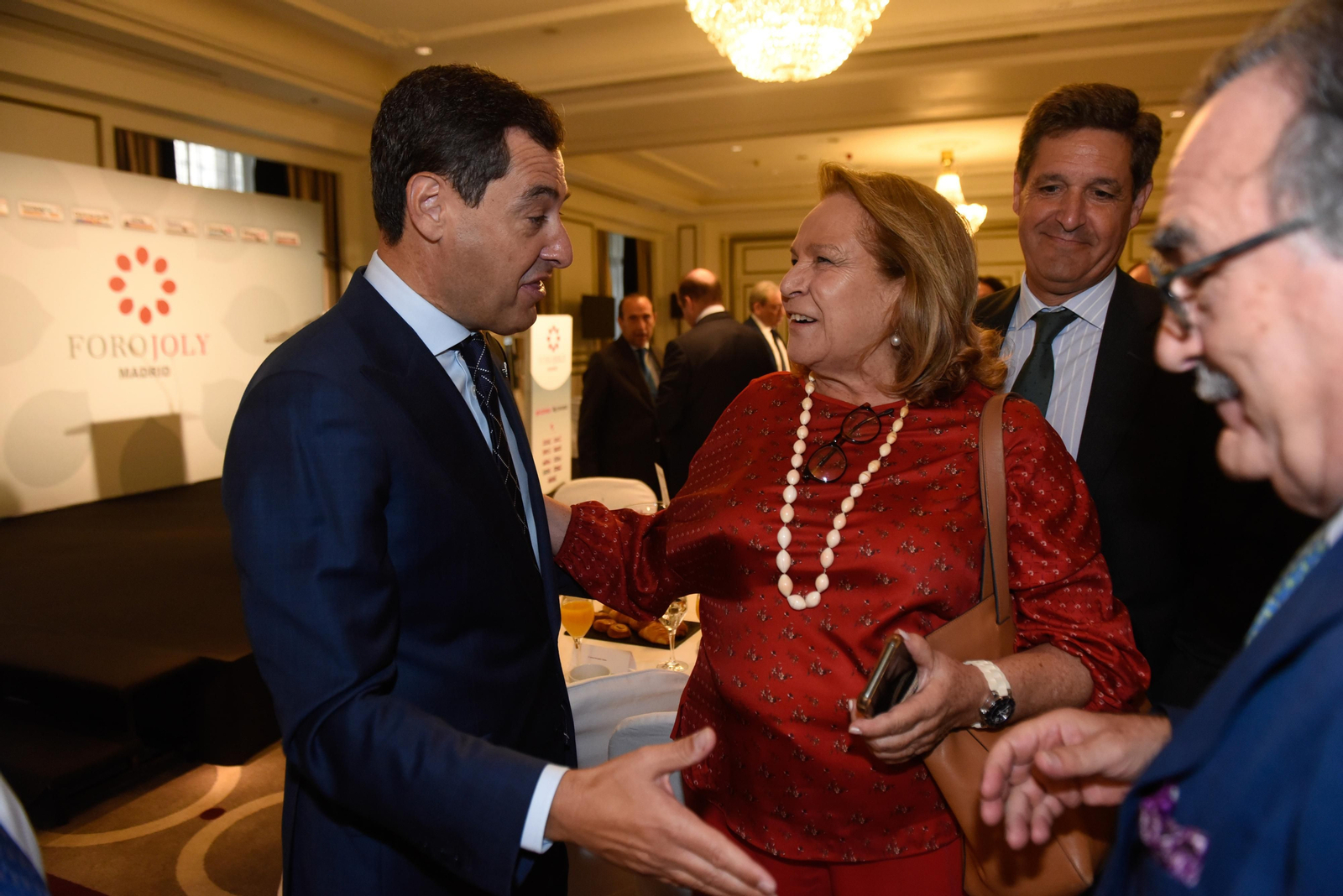 Los invitados al Foro Joly con Juanma Moreno en Madrid, en imágenes