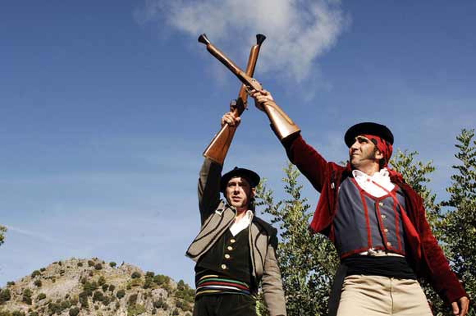 La recreación histórica en torno a la figura del Tempranillo logra abarrotar las calles del municipio serrano

Foto: Ramon Aguilar