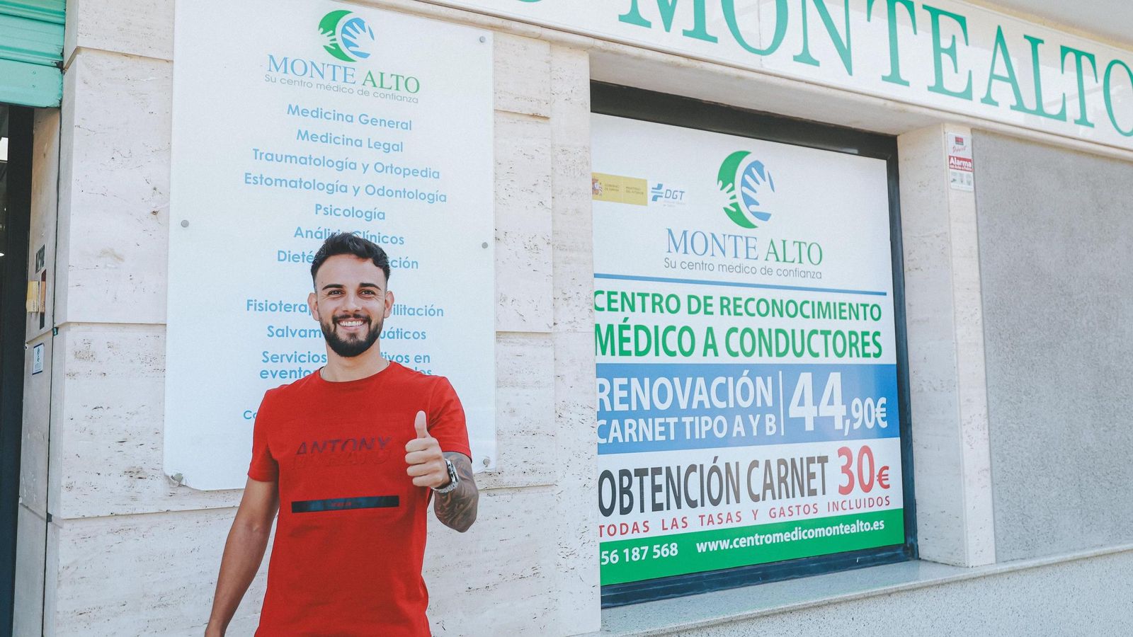 Diego Arana ha pasado el reconocimiento junto al resto de la plantilla.