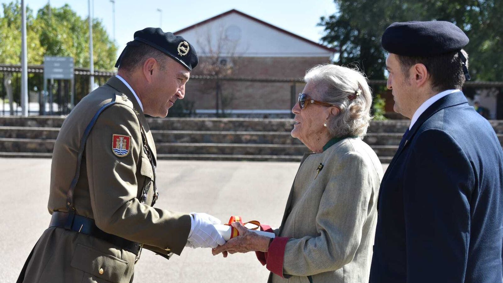 Nombramiento de Soldado Honorífico.