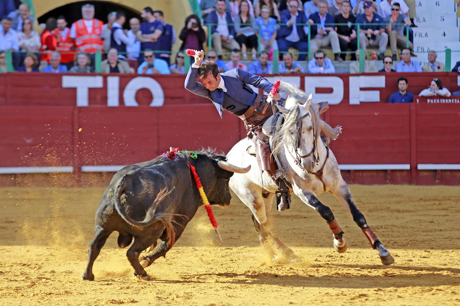 Corrida de Rejones en la plaza de Toros de Jerez