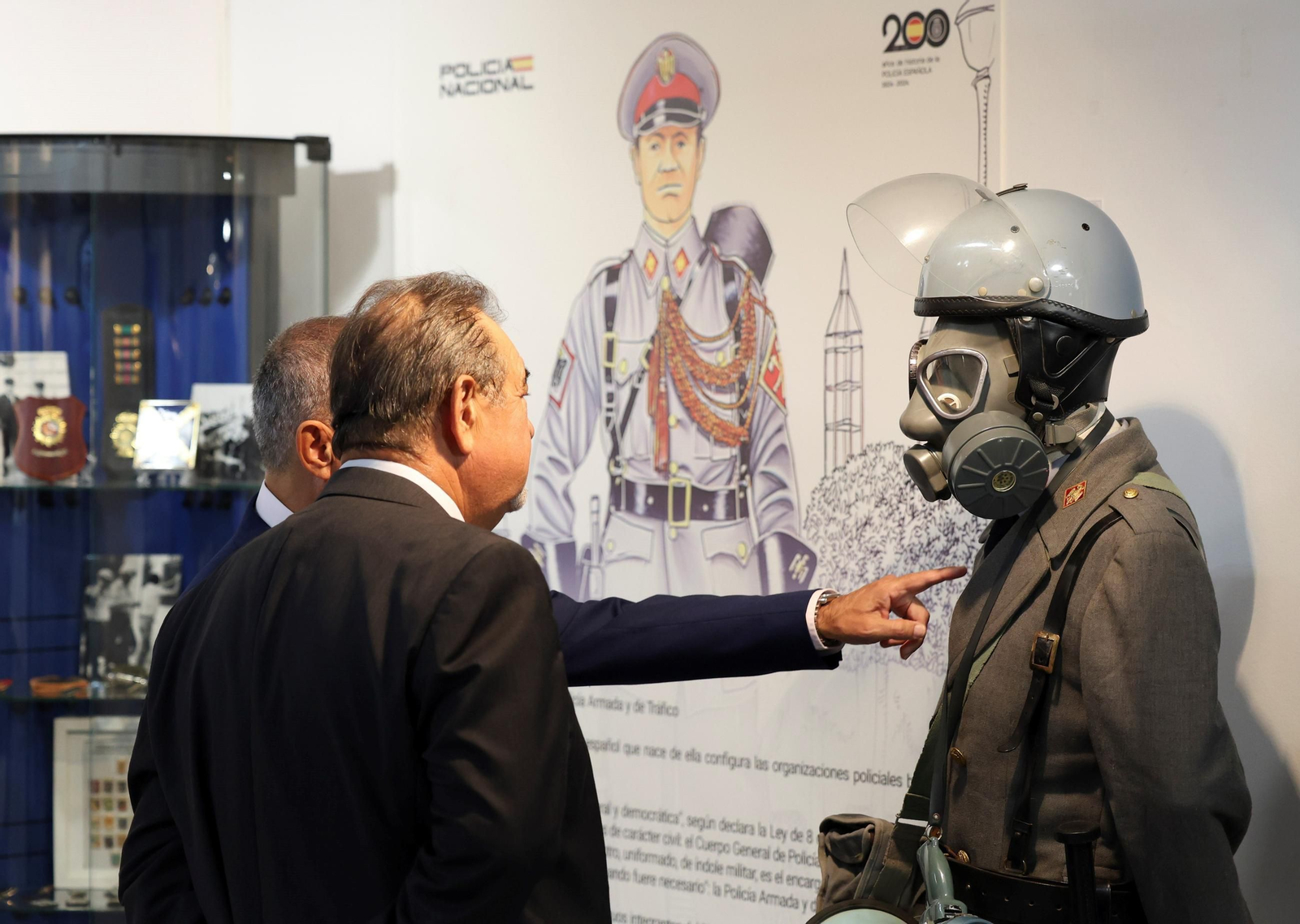 Una exposición recuerda los 200 años de historia de la Policía Nacional (fotos)