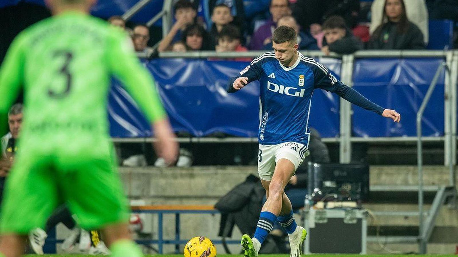 Bretones, durante un partido con el Real Oviedo Bretones, durante un partido con el Real Oviedo