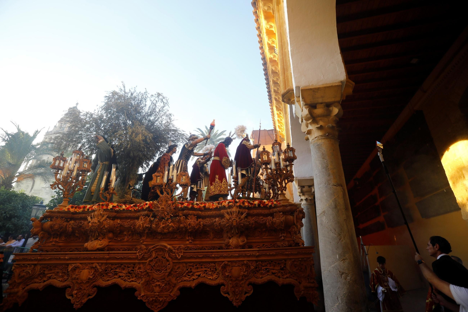 Las mejores fotos de los traslados de regreso de las hermandades tras el Magno Vía Crucis de Córdoba