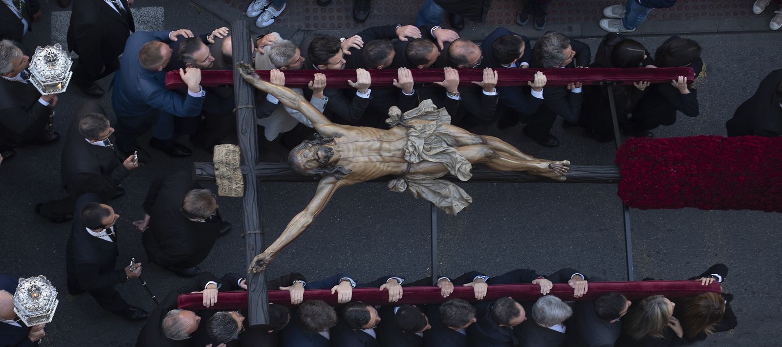 Imágenes del Vía crucis extraordinario del Cachorro por las calles de Triana