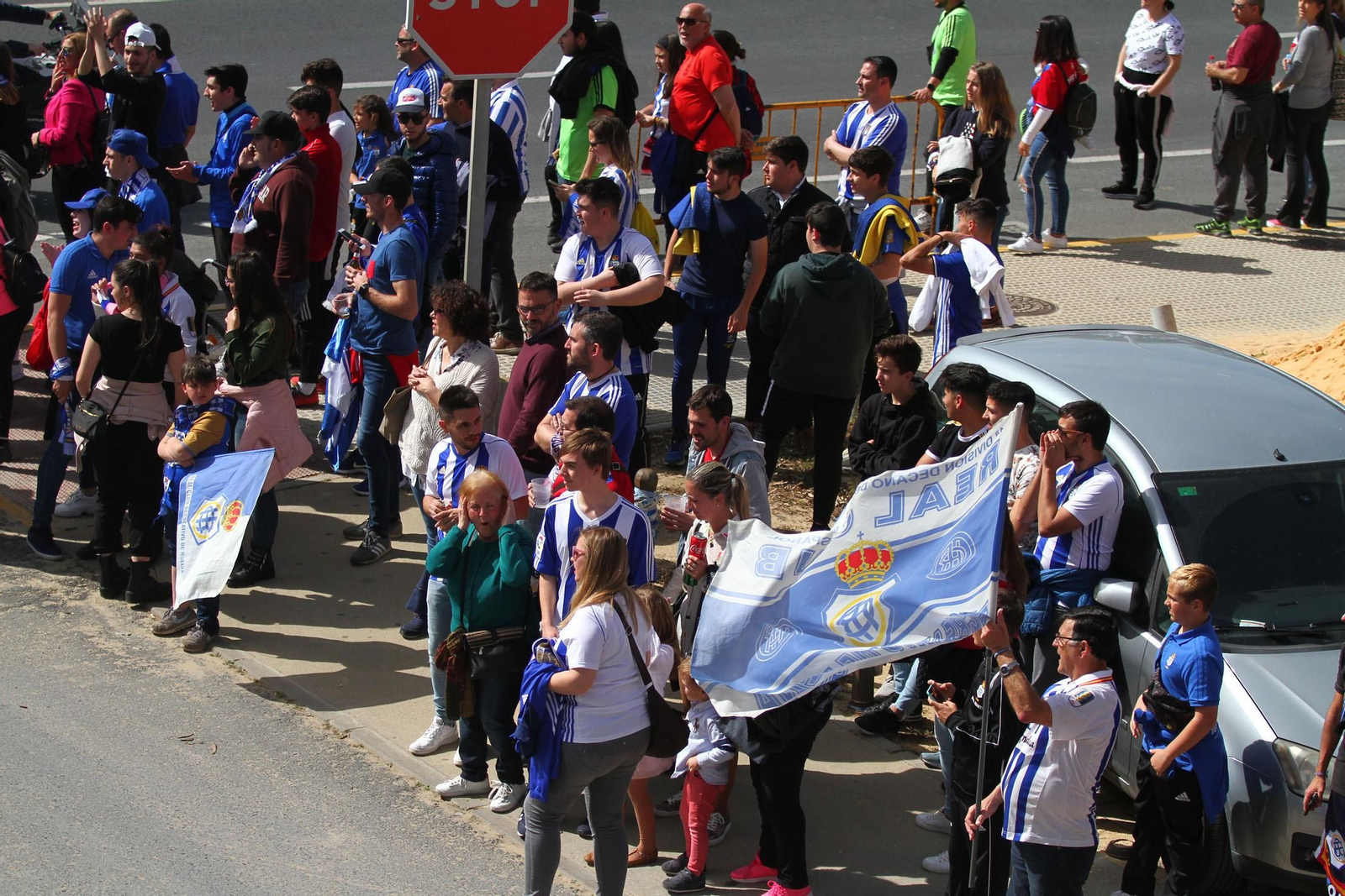 Ambientazo en las gradas del Recreativo de Huelva y el San Fernando