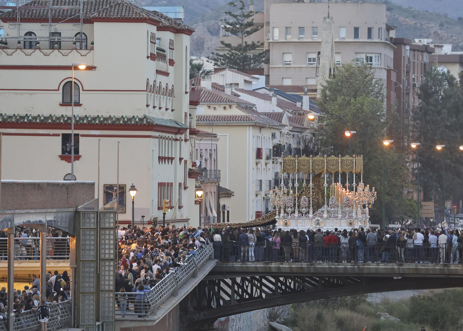 Cautivos en el Lunes Santo de Málaga, en fotos