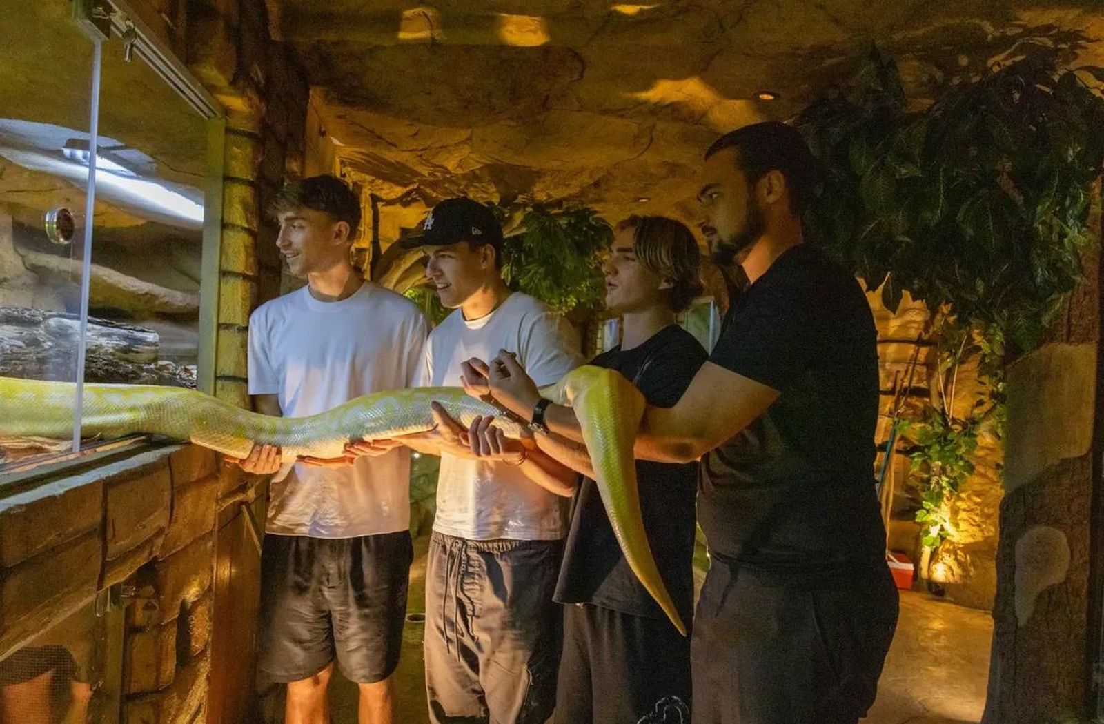 Las exóticas vacaciones de Dean Huijsen