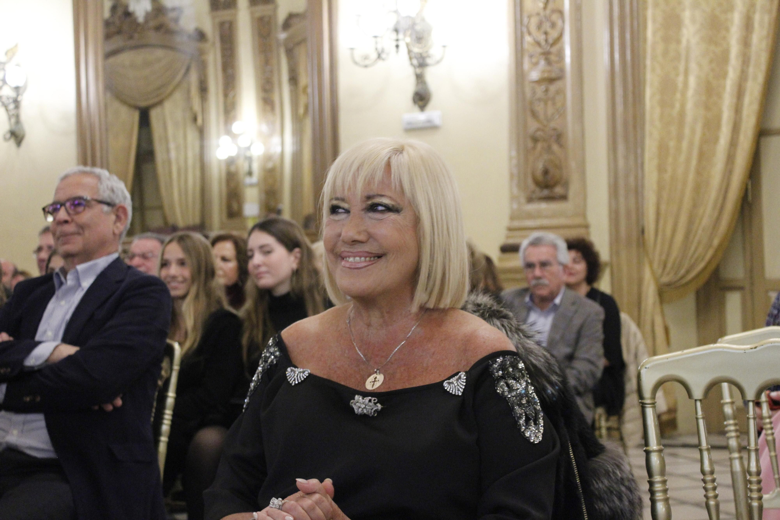 Fotografías del homenaje a María Luisa Cobos por la AECC