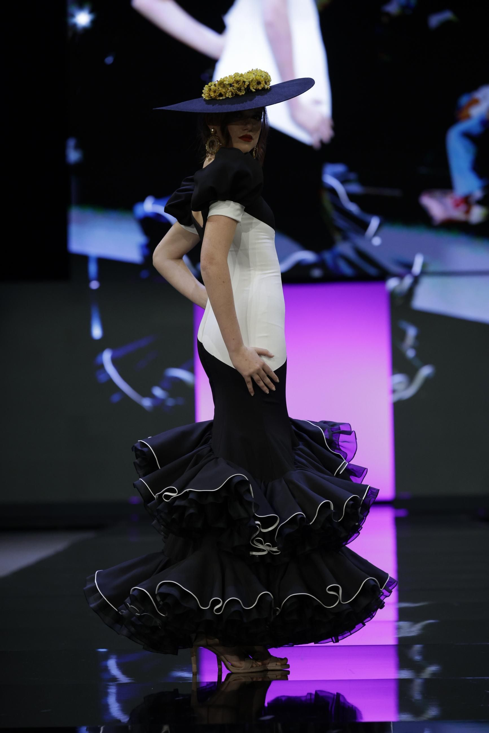 Desfile de Hermanas Serrano en SIMOF 2025, todas las fotos