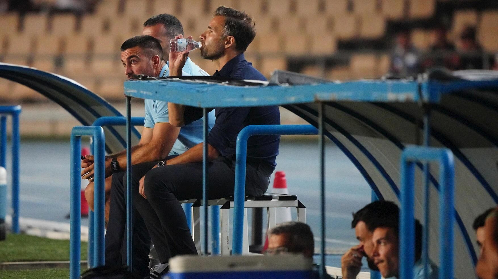 Movimientos en los banquillos.