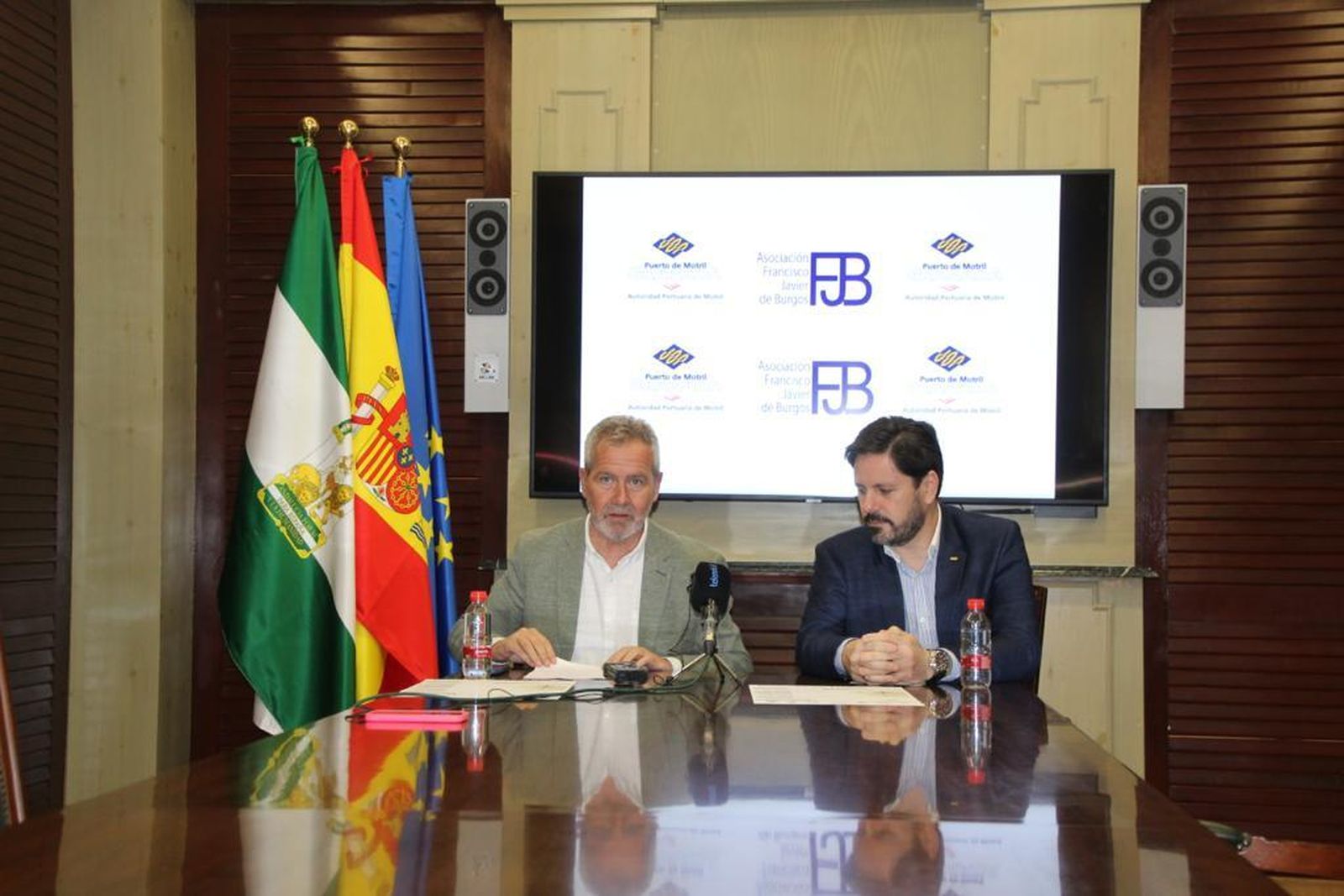 Autores de primer nivel, conferencias y cultura: llega a Motril 'Bitácora de libros', un proyecto para fomentar la lectura