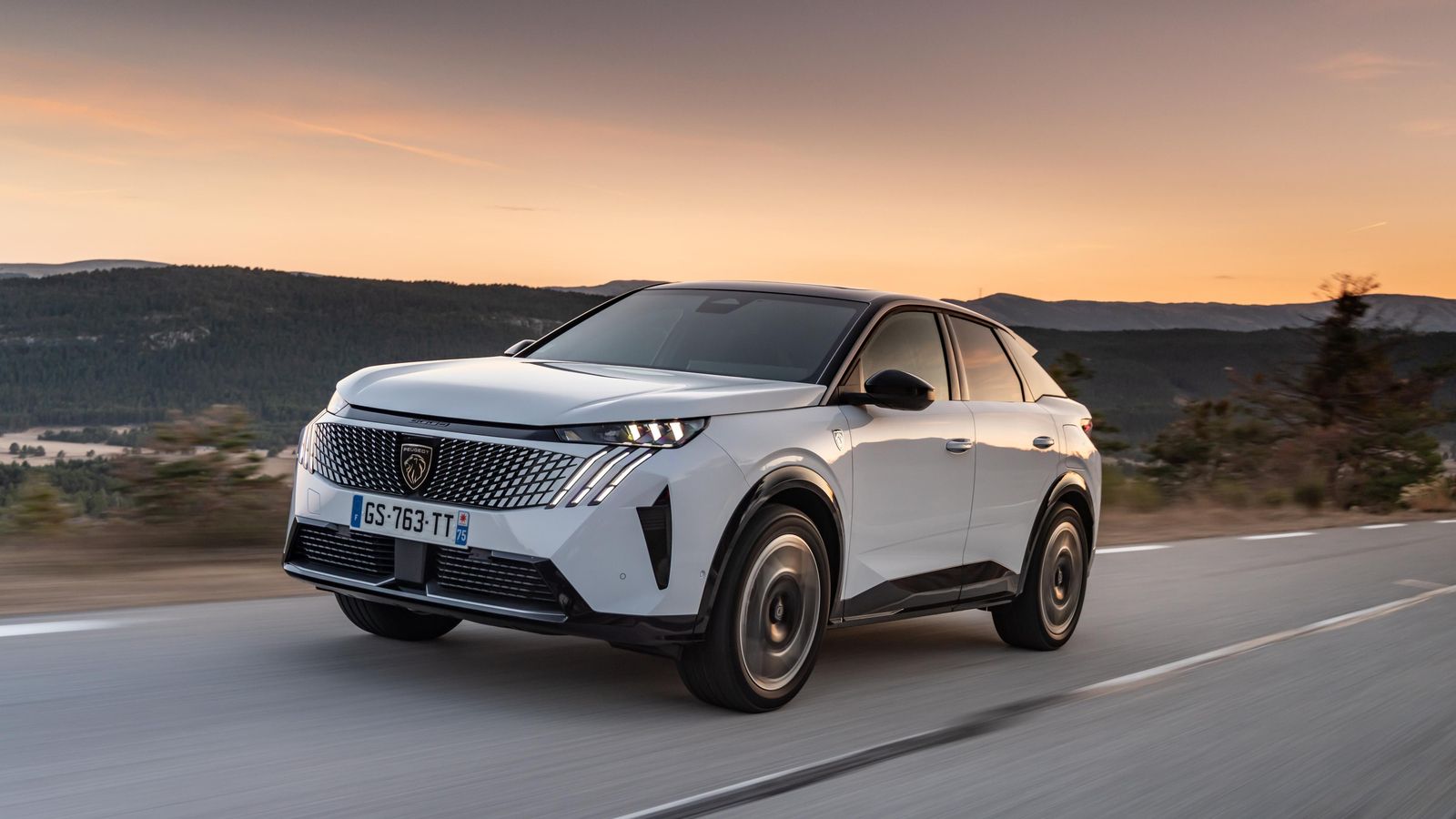 El trabajo de la suspensión o el aislamiento acústico son dos aspectos en los que este E-3008 Electric 210 obtiene una buena nota.