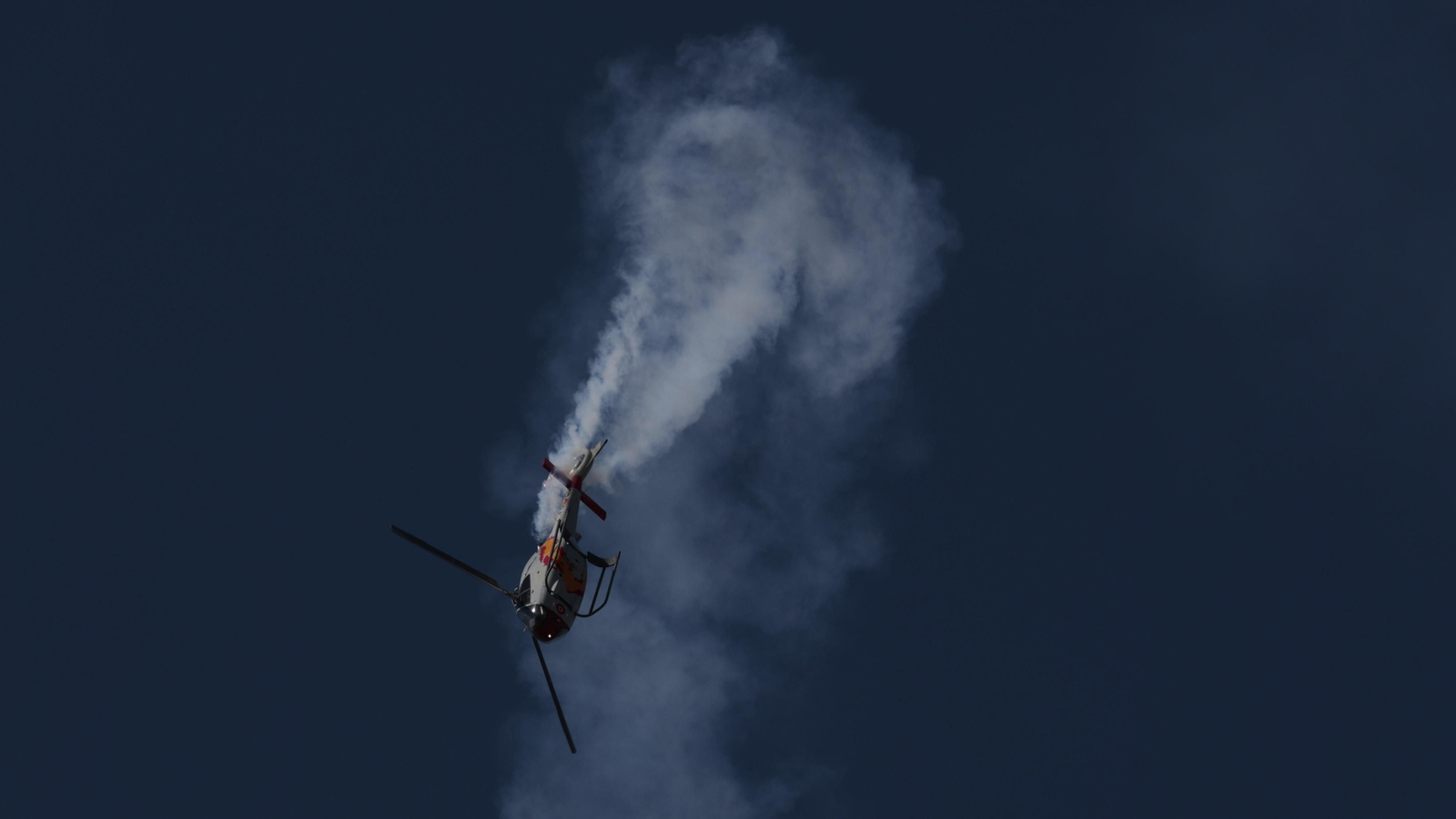 Imágenes de la exhibición aérea en Tablada con motivo de su centenario