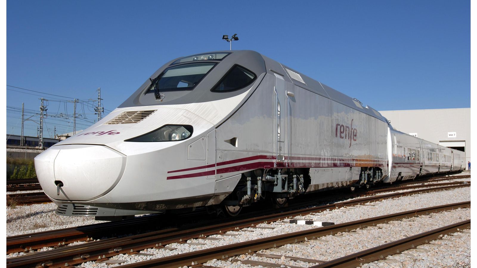 Cabeza de uno de los trenes que discurren por las distintas líneas de alta velocidad.