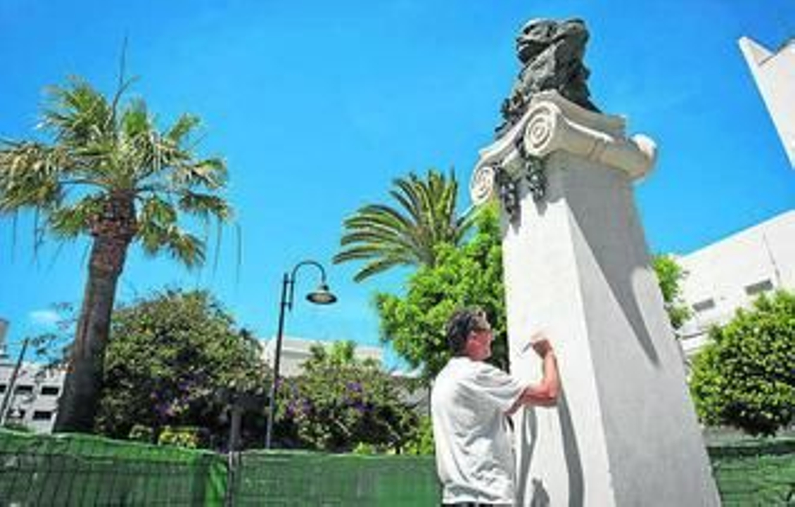 El monumento a la Libertad de Expresión, recién colocado hace unos días.