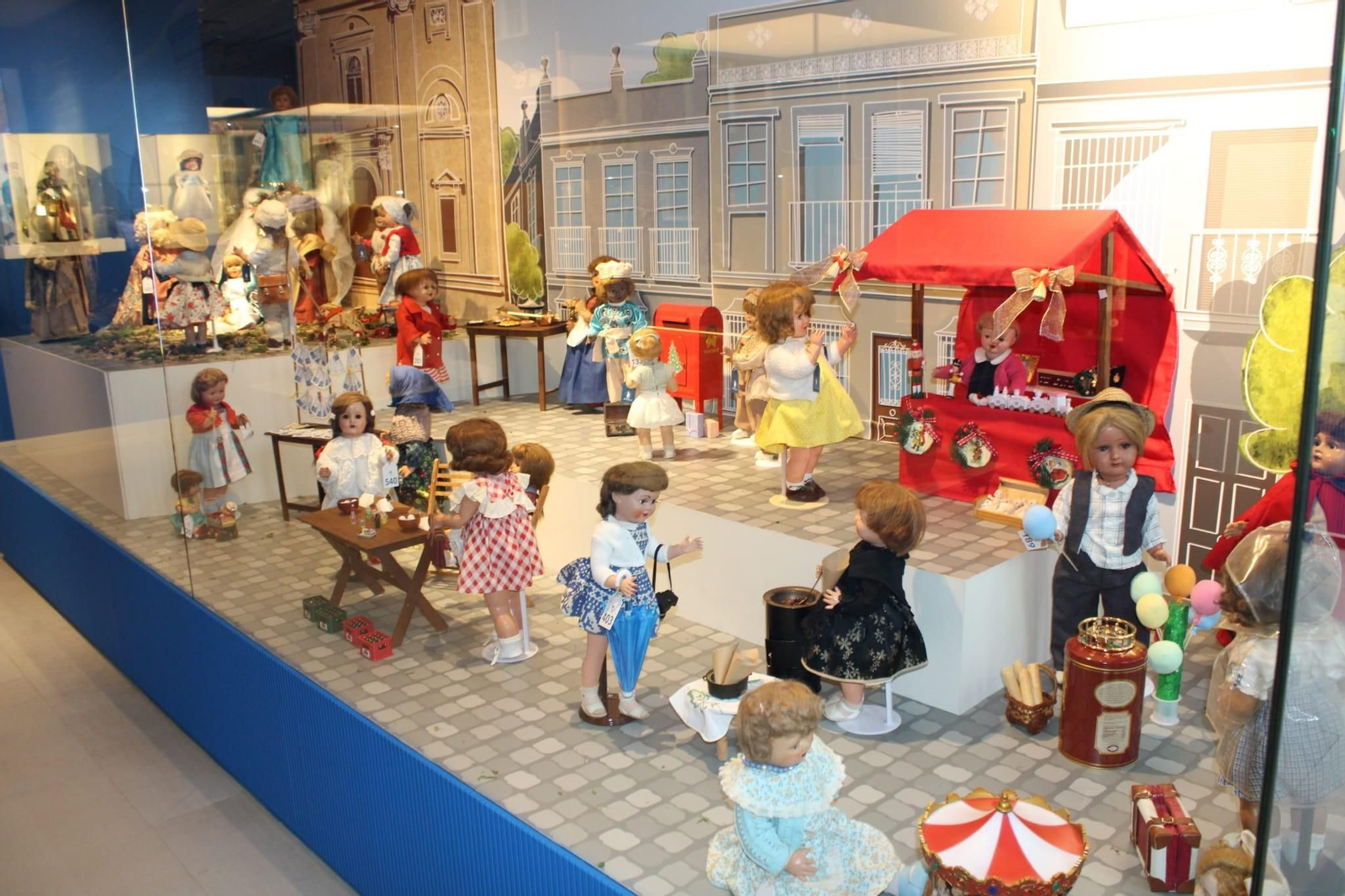 Colección de muñecas María Emilia Lira