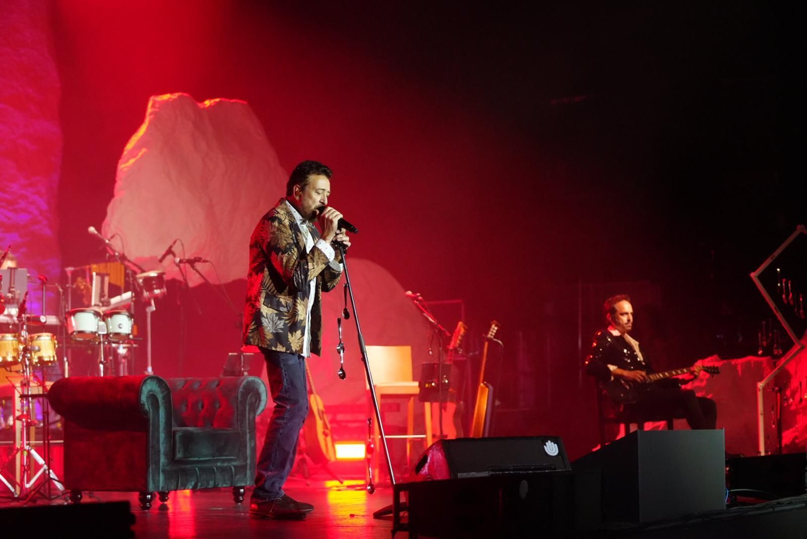 El concierto de Manolo García en el teatro El Silo de Pozoblanco, en fotografías