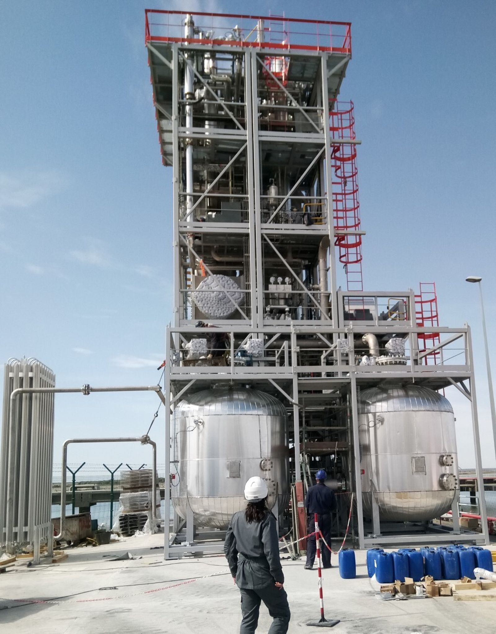 Cepsa crea un sistema de carga de barcos sostenible